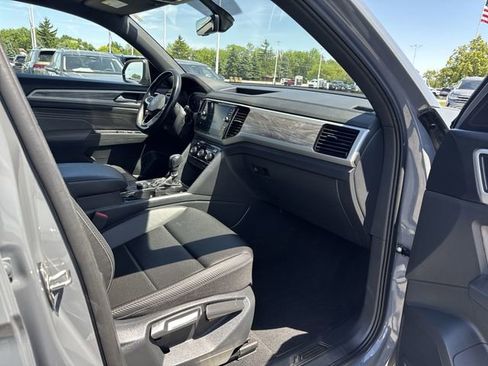 Certified 2023 Volkswagen Atlas Cross Sport SE w/ Panoramic Sunroof Package AWD/4WD image 29