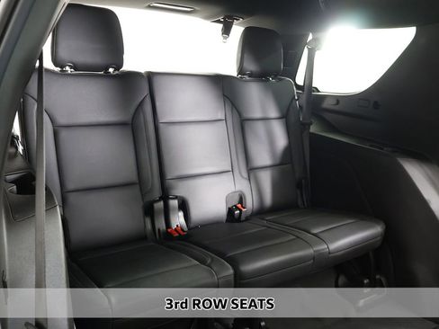 Used 2021 Chevrolet Tahoe Z71 w/ Luxury Package AWD/4WD image 11