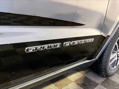 Used 2020 Jeep Grand Cherokee Limited AWD/4WD image 10