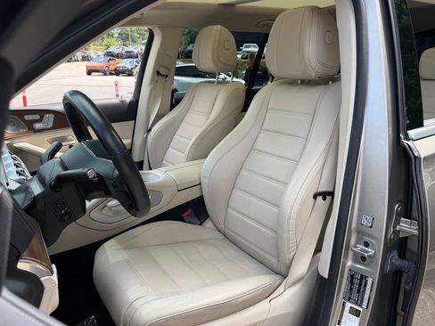 Used 2022 Mercedes-Benz GLS 450 4MATIC image 26