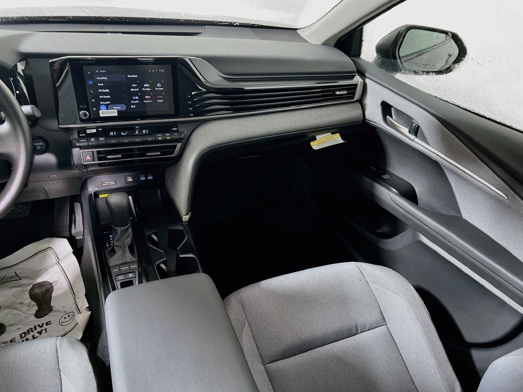 Used 2025 Toyota Camry LE w/ Convenience Package AWD/4WD image 18