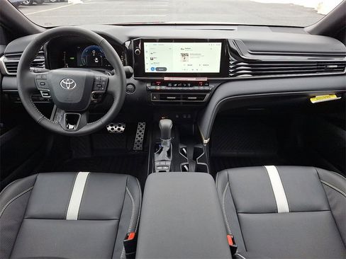 New 2026 Toyota Camry SE image 11