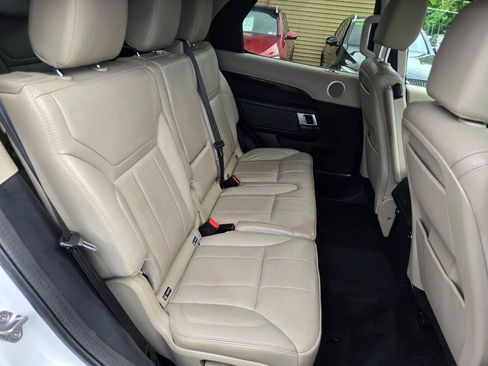 Used 2018 Land Rover Discovery SE AWD/4WD image 30