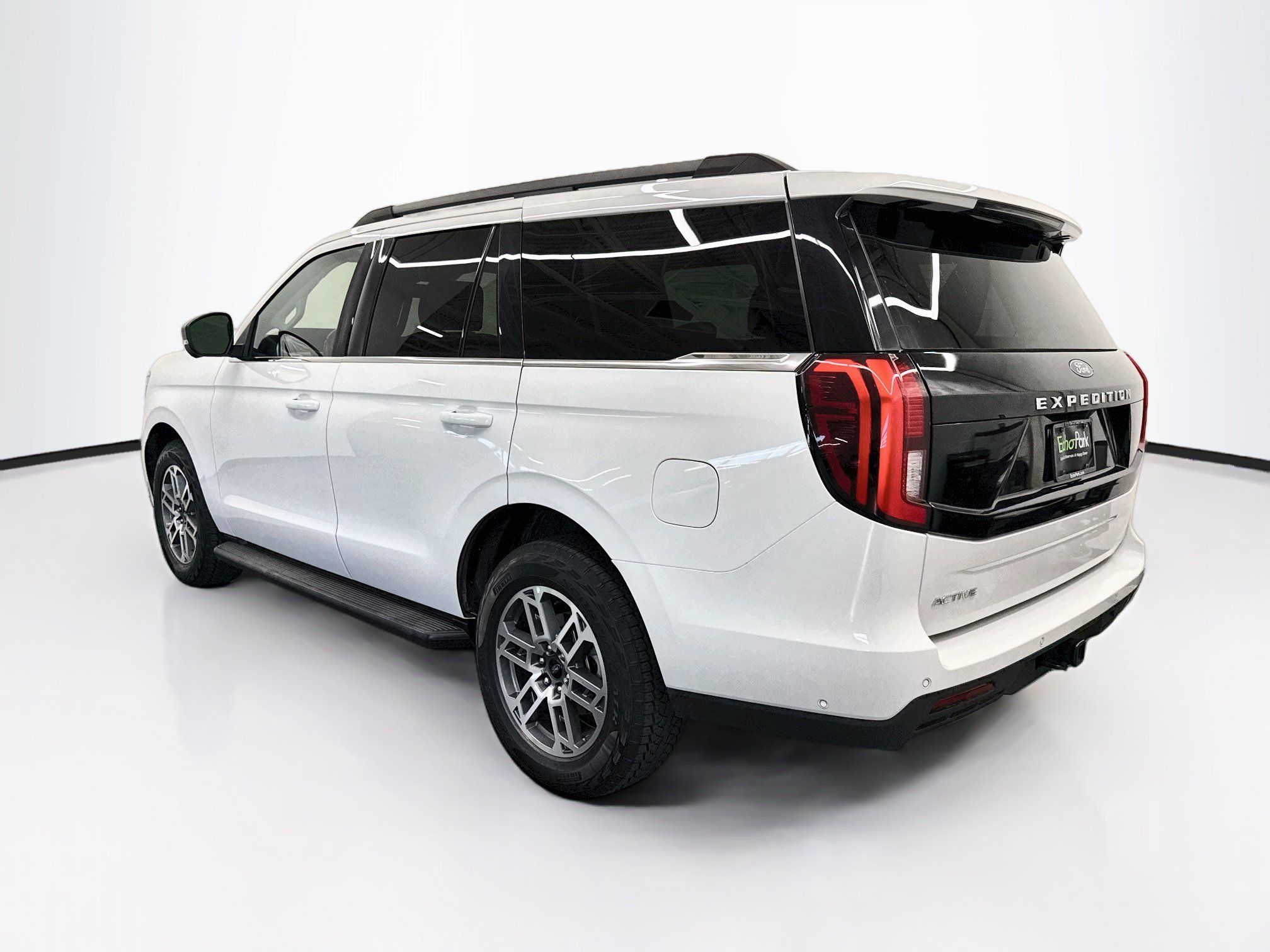 Used 2025 Ford Expedition Active AWD/4WD image 5