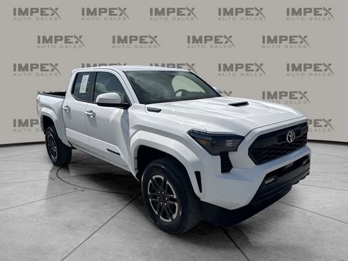 Used 2025 Toyota Tacoma TRD Sport image 7