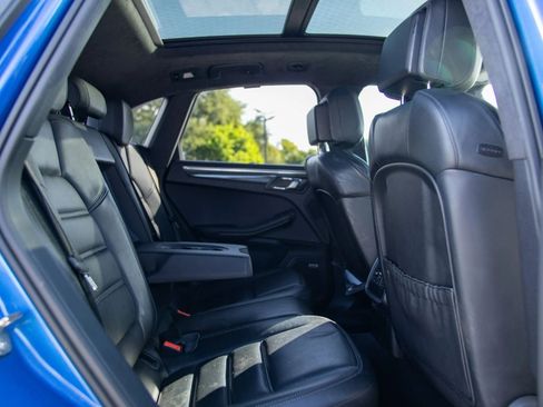 Used 2015 Porsche Macan Turbo AWD/4WD image 29