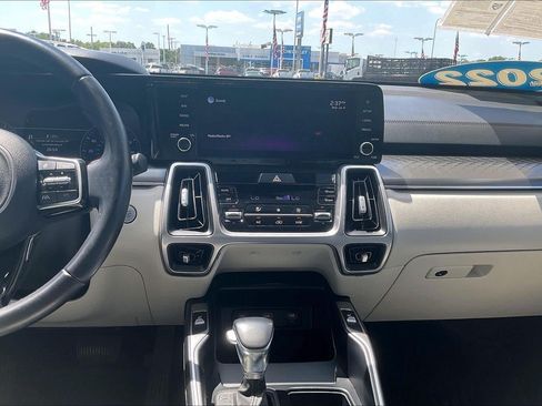 Used 2022 Kia Sorento S FWD image 6