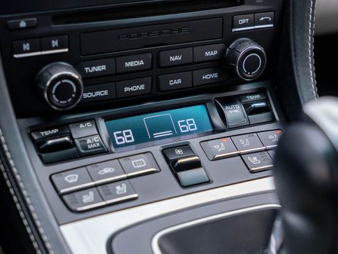 Used 2018 Porsche 718 Boxster GTS image 24