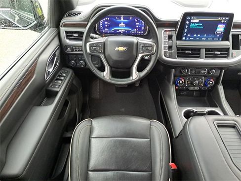 Used 2024 Chevrolet Suburban Premier image 11