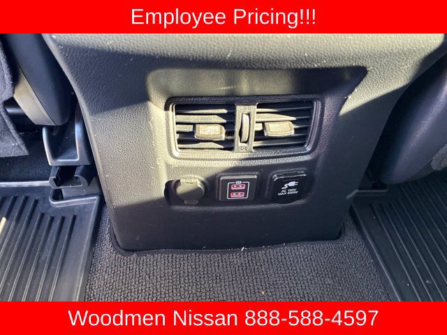 Used 2021 Nissan Titan PRO-4X w/ Pro-4x Utility Package AWD/4WD image 23