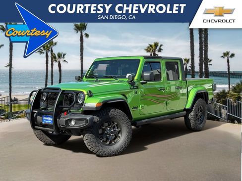 Used 2025 Jeep Gladiator Sport AWD/4WD image 1