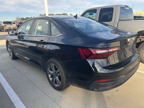 Used 2024 Volkswagen Jetta SE image 9