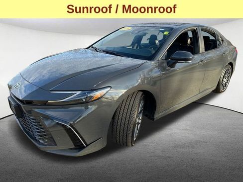 Used 2025 Toyota Camry XSE FWD image 5