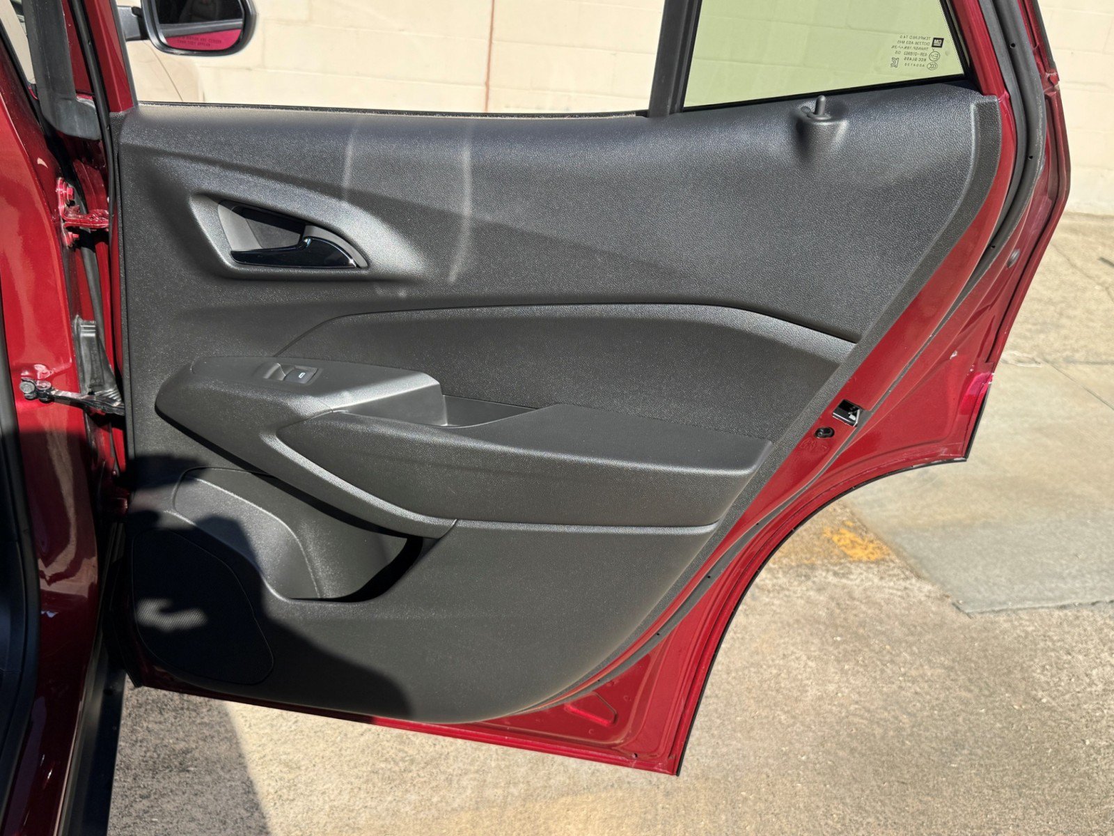 Used 2024 Chevrolet Trax RS w/ Sunroof Package FWD image 38
