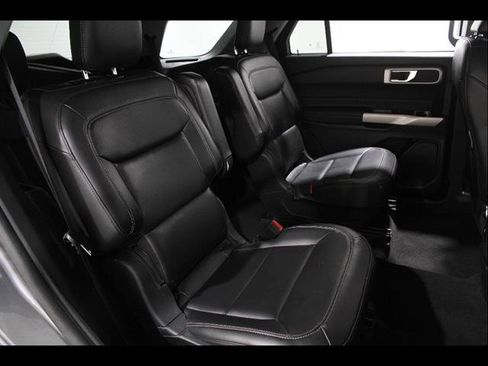 Certified 2022 Ford Explorer XLT w/ Equipment Group 202A AWD/4WD image 19