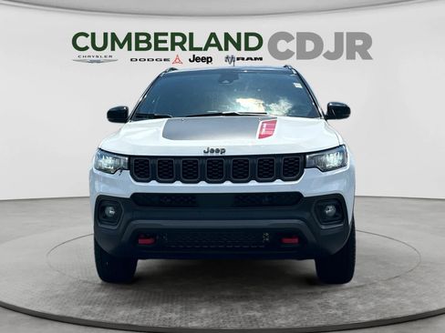 Used 2024 Jeep Compass Trailhawk AWD/4WD image 9