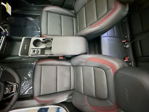 New 2026 Chevrolet Equinox RS w/ Convenience Package III FWD image 24