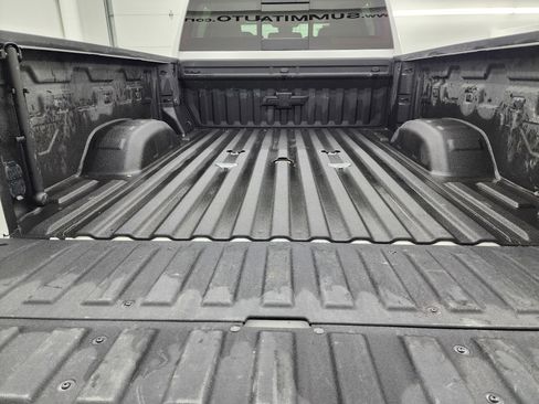 Used 2024 Chevrolet Silverado 2500 LTZ w/ LTZ Premium Package image 33