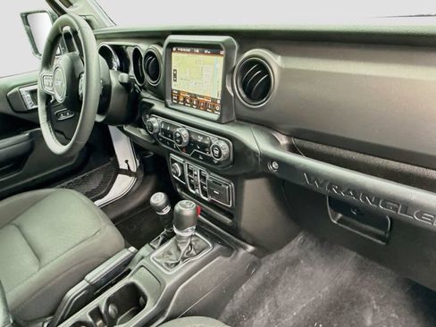 Used 2023 Jeep Wrangler Unlimited w/ Sun & Screen Package AWD/4WD image 34