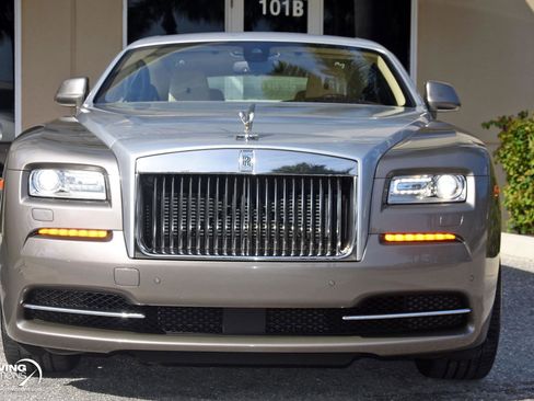 Used 2015 Rolls-Royce Wraith image 27