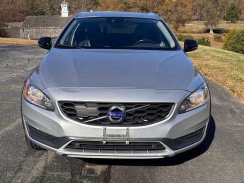 Used 2016 Volvo V60 T5 Cross Country w/ Convenience Package image 16