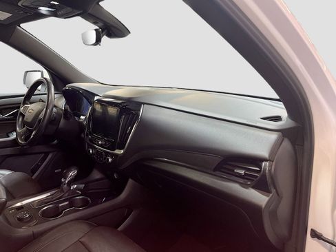 Used 2022 Chevrolet Traverse High Country AWD/4WD image 32
