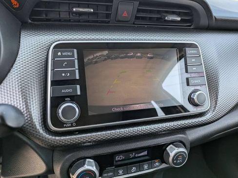 Used 2018 Nissan Kicks SV FWD image 14