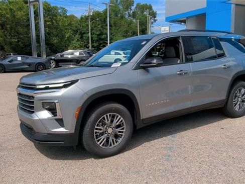 New 2026 Chevrolet Traverse LT w/ Enhanced Driving Package image 4