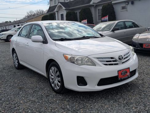 Used 2013 Toyota Corolla LE image 1