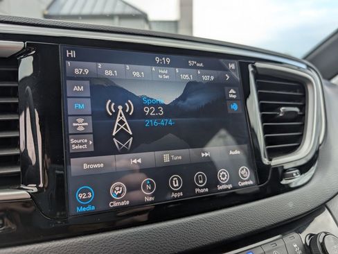 Used 2020 Chrysler Pacifica Touring-L w/ Advanced Safetytec Group image 25