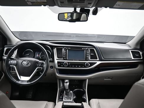 Used 2016 Toyota Highlander Limited w/ Driver Technology Package AWD/4WD image 51