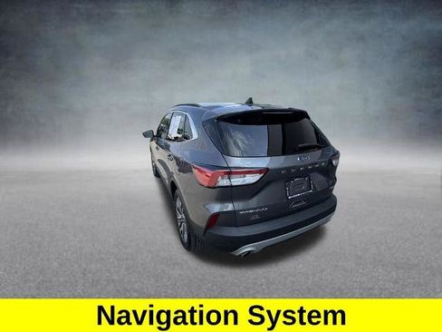Certified 2022 Ford Escape Titanium AWD/4WD image 3