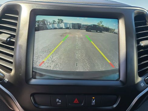 Used 2021 Jeep Cherokee Latitude Lux 80th Anniv w/ Quick Order Package 26U 80TH image 31