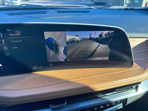 Used 2025 Cadillac XT4 Sport image 27