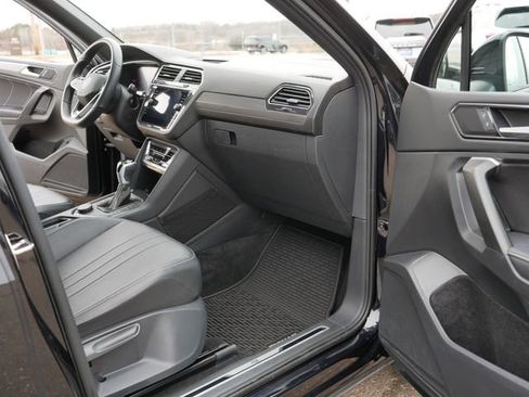 Certified 2024 Volkswagen Tiguan SE R-Line image 20