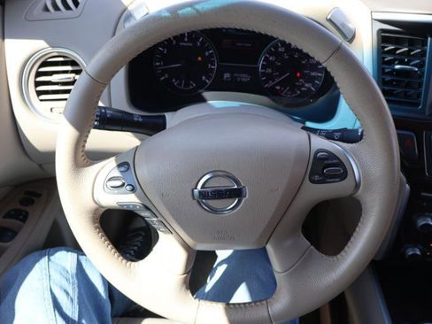 Used 2013 Nissan Pathfinder SL w/ Trailer Tow Pkg FWD image 16