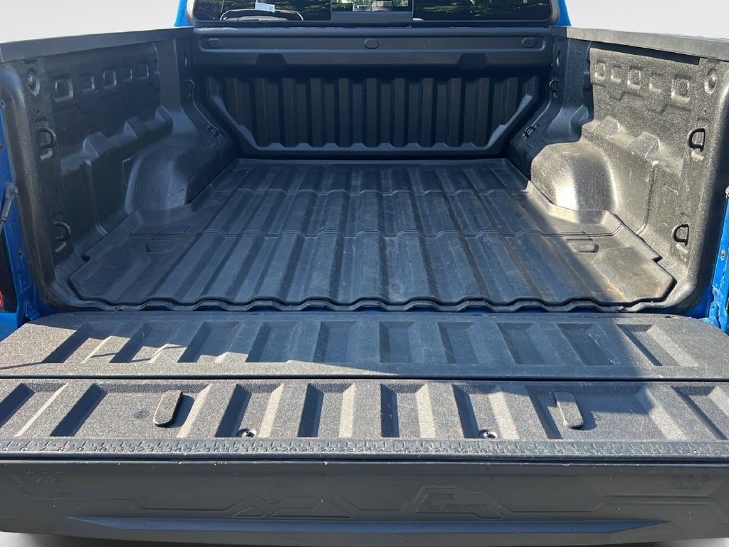 Used 2024 Chevrolet Colorado LT w/ LT Convenience Package RWD image 9