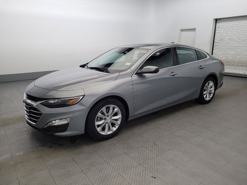 Used 2024 Chevrolet Malibu LT image 2