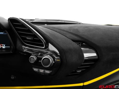 Used 2020 Ferrari 488 Pista Coupe RWD image 40