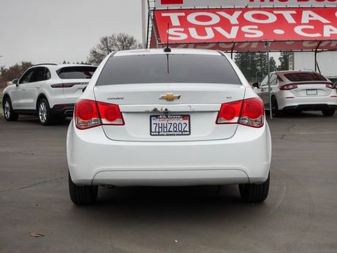 Used 2015 Chevrolet Cruze LT w/ Technology Package image 8