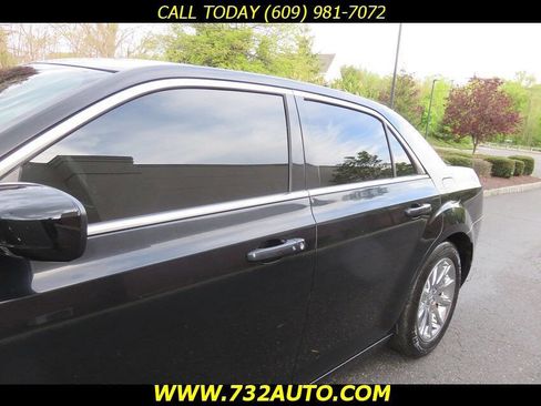 Used 2012 Chrysler 300 C RWD image 27