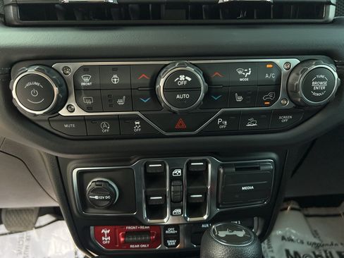 Used 2026 Jeep Wrangler Unlimited Rubicon w/ Safety Group AWD/4WD image 25
