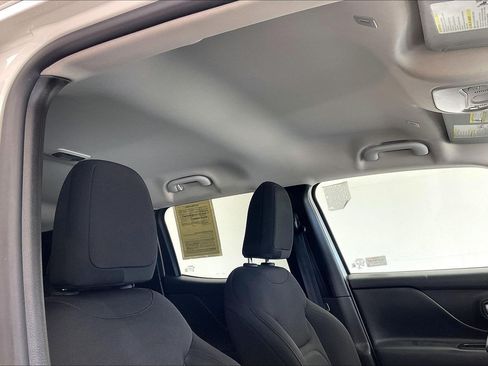 Used 2022 Jeep Renegade Latitude AWD/4WD image 23