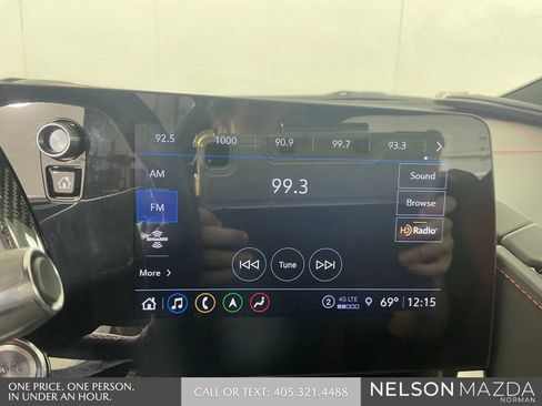 Used 2022 Chevrolet Corvette Stingray Premium Cpe w/ Z51 Performance Package RWD image 28