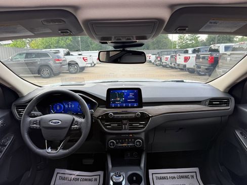 Used 2020 Ford Escape Titanium AWD/4WD image 17