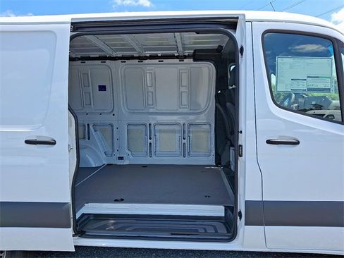 New 2025 Mercedes-Benz Sprinter 2500 image 10