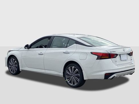 New 2025 Nissan Altima 2.5 SL image 3