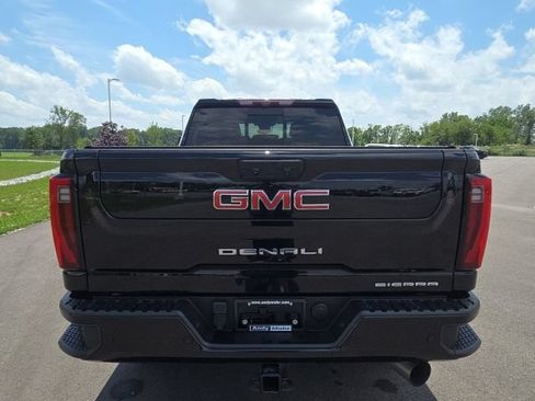 Used 2024 GMC Sierra 2500 Denali w/ Denali Reserve Package AWD/4WD image 9