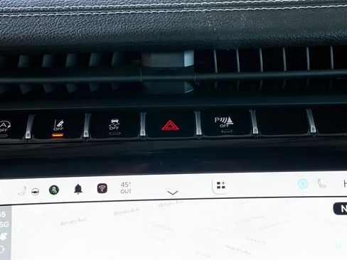 Used 2024 Jeep Grand Cherokee L Limited w/ Luxury Tech Group II image 44