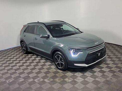 Used 2023 Kia Niro EX FWD image 2